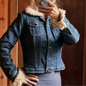 Womens jean jacket with removable faux fur. SO cute!